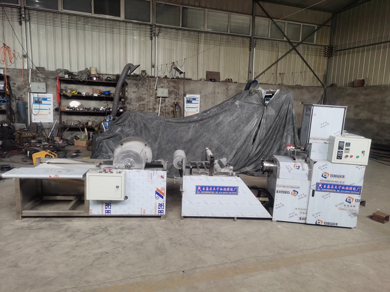 數(shù)控烤冷面流水線設(shè)備機(jī)器操作簡單